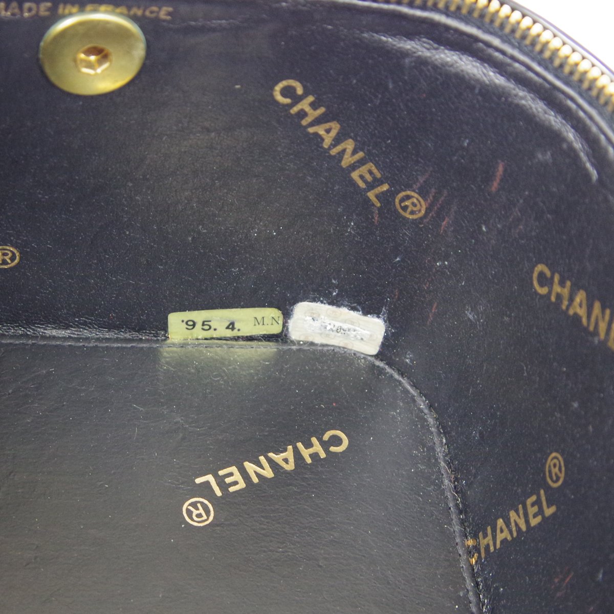 CHANEL 1995 Heart Mirror Vanity Handbag ao33867