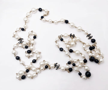 CHANEL Black Enamel CC Black Bead Pearl Necklace