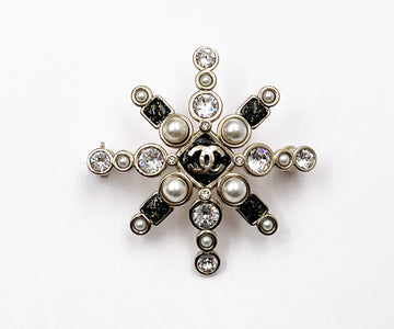 CHANEL Gold CC Star Black Bead Pearl Crystal Small Brooch
