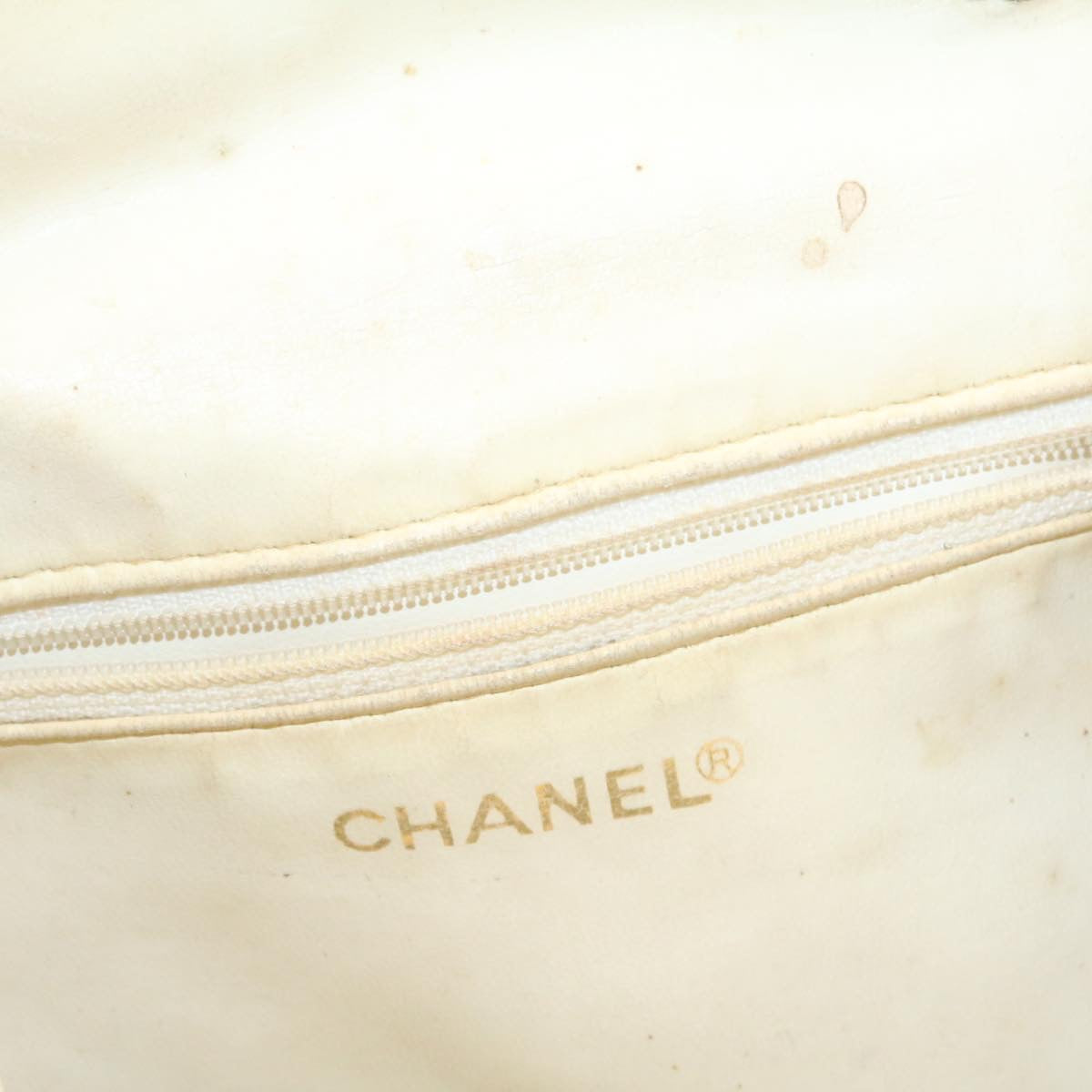 CHANEL Caviar Skin Matelasse Backpack White CC Auth am1922ga