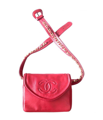 CHANEL Vintage red fanny pack, leather belt bag with detachable chain belt and CC stitch mark on flap
