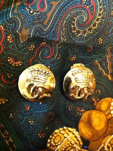 CHANEL Vintage Gold tone Crown and cc mark round earrings