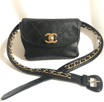 CHANEL Vintage black leather waist purse, fanny pack with golden chain belt and CC closure hock