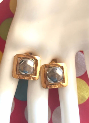CHANEL Vintage metallic tone gripoix stone earrings in golden square shape