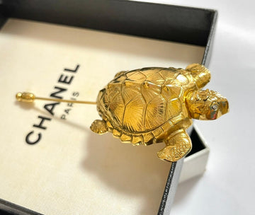 CHANEL Vintage golden turtle pin brooch with CC mark