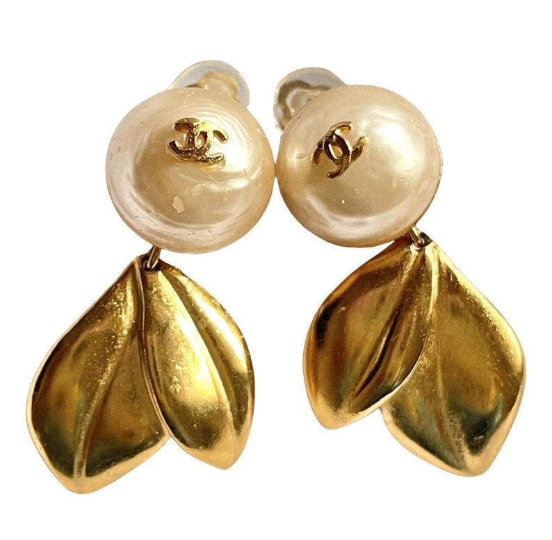 CHANEL Vintage Clip on Earrings Gold Metal Fake Pearl Fake -  UK