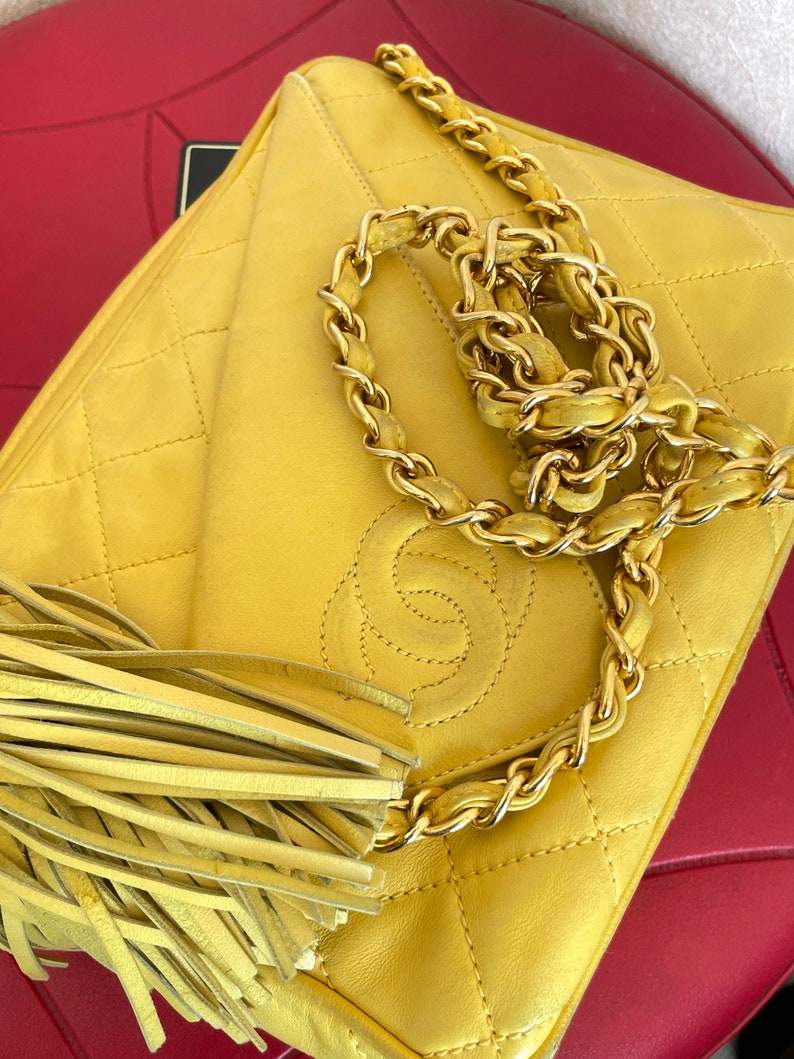 CHANEL Vintage yellow lambskin camera type chain shoulder bag with col
