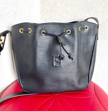 FENDI Vintage black epi leather hobo bucket shoulder bag with drawstring and FF logo motif