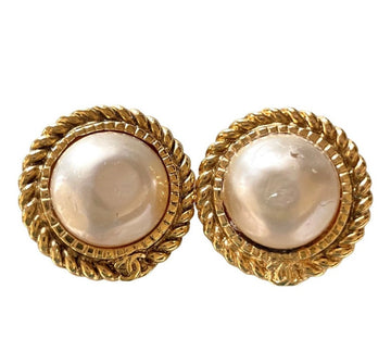 CHANEL Vintage golden earrings with pearl and CC motif