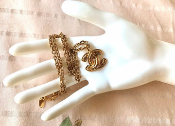 CHANEL Vintage classic chain necklace with mini matelasse CC mark pendant top