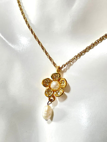 GIVENCHY Vintage golden chain necklace with pearl and flower top