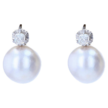 20th Century, Mabe Pearl Diamonds 18 Karat Yellow White Gold Drop Earrings