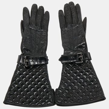 BURBERRY Black Quilted Glossy Leather Buckle Gloves