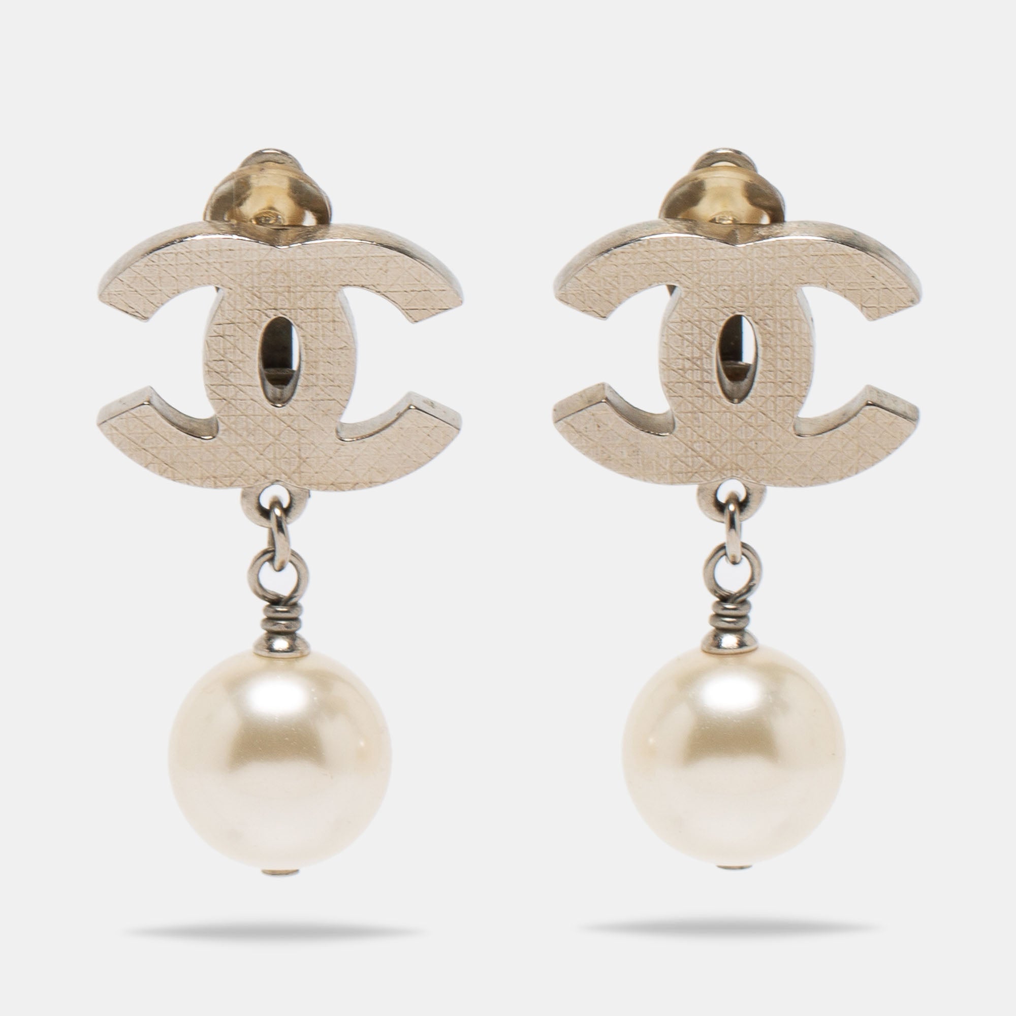 Chanel Silver Tone CC Quilt Faux Pearl Drop Earring