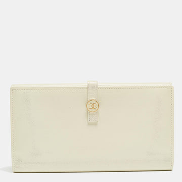 CHANEL White Leather CC Flap French Continental Wallet