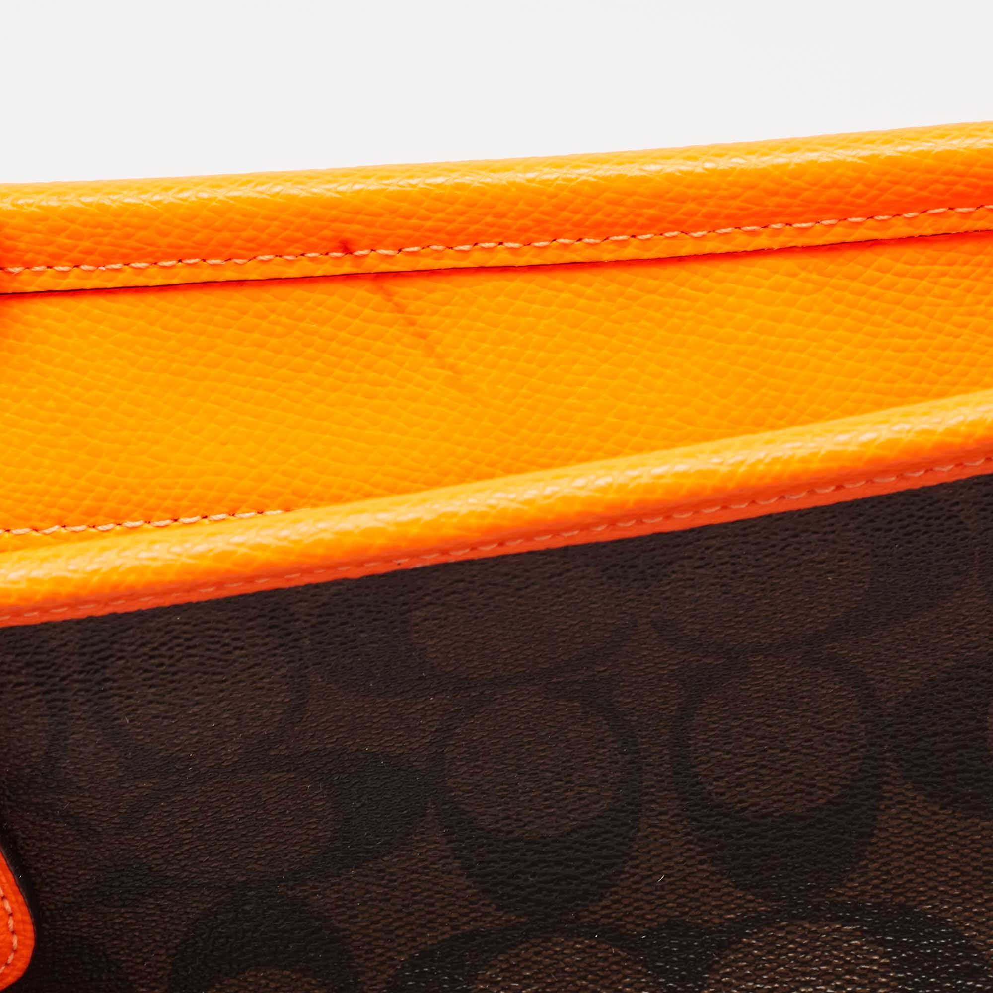 Buy Coach Women's Signature File Messenger Cross-Body Bag, Khaki Saddle,  One Size at Amazon.in
