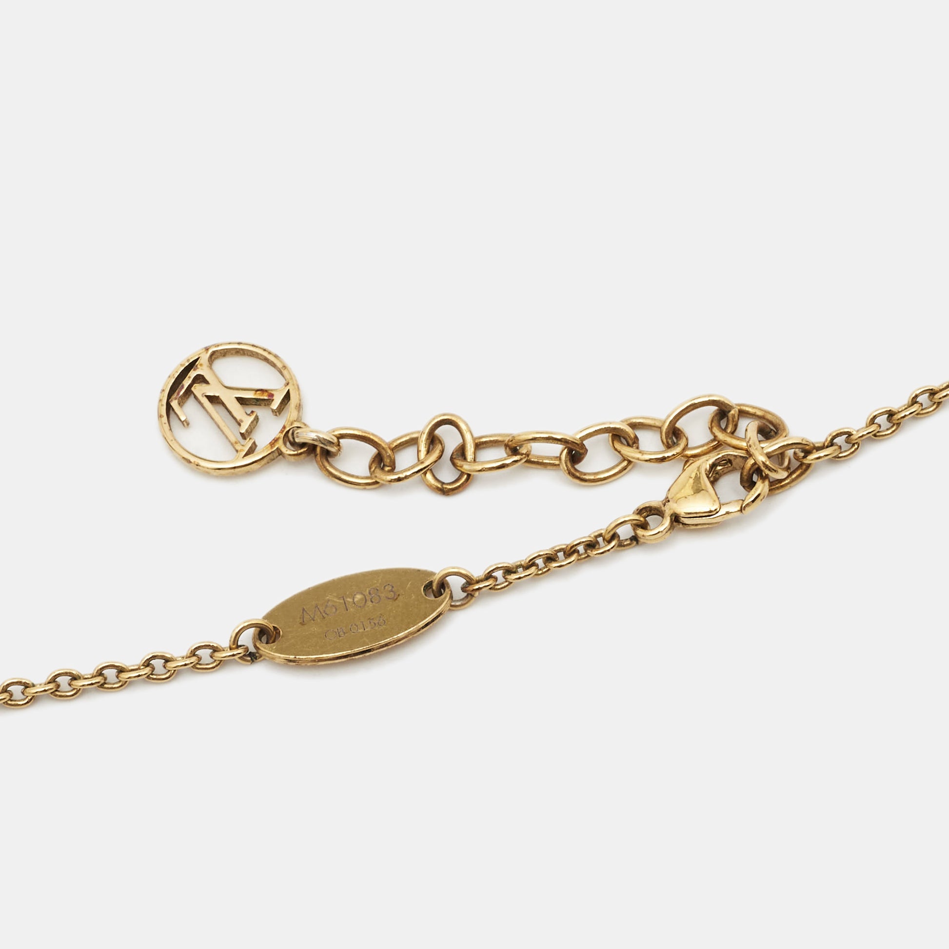 LOUIS VUITTON Brass Essential V Necklace Gold 1155936