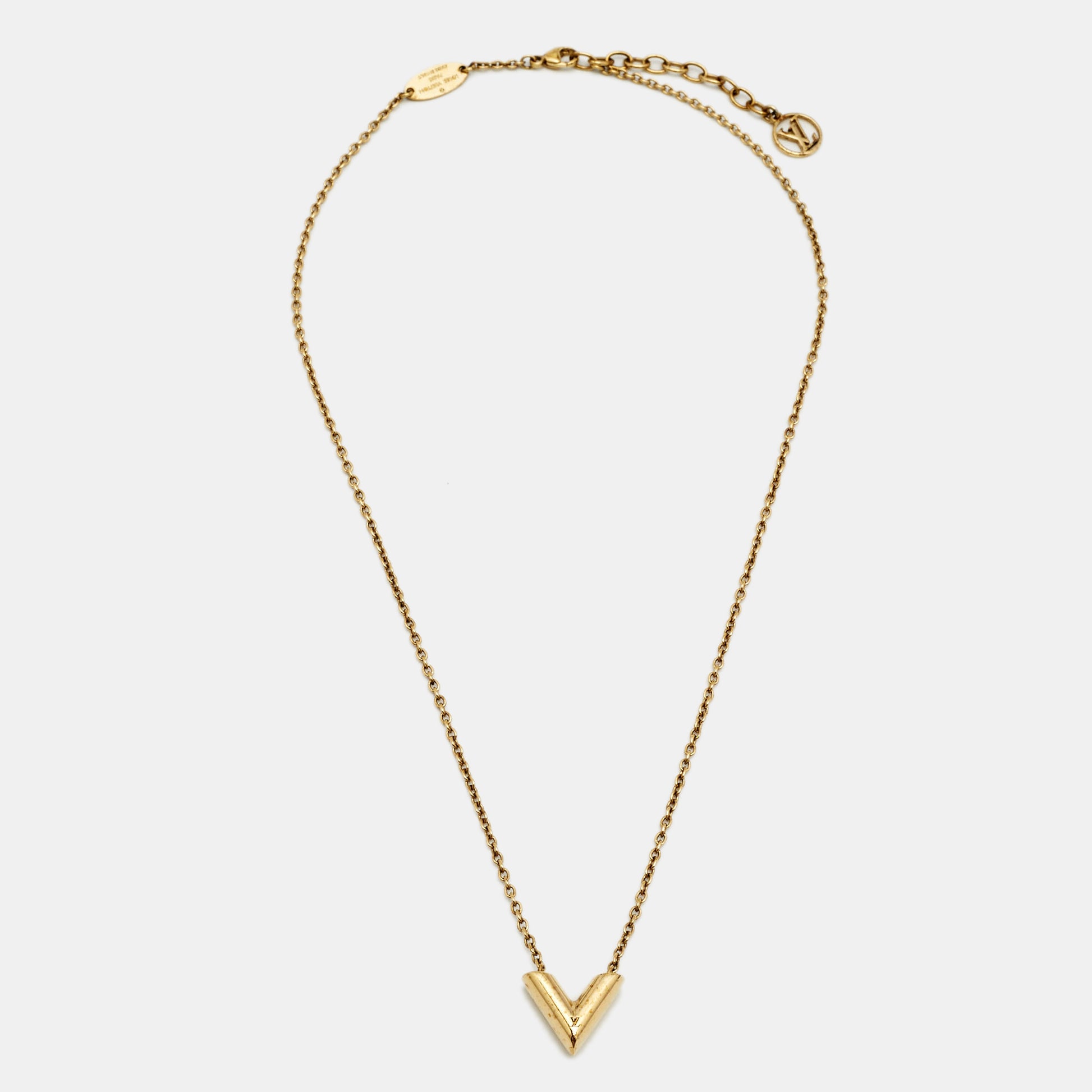 Louis Vuitton LOUIS VUITTON Essential V necklace M63197 Gold P13880 – NUIR  VINTAGE