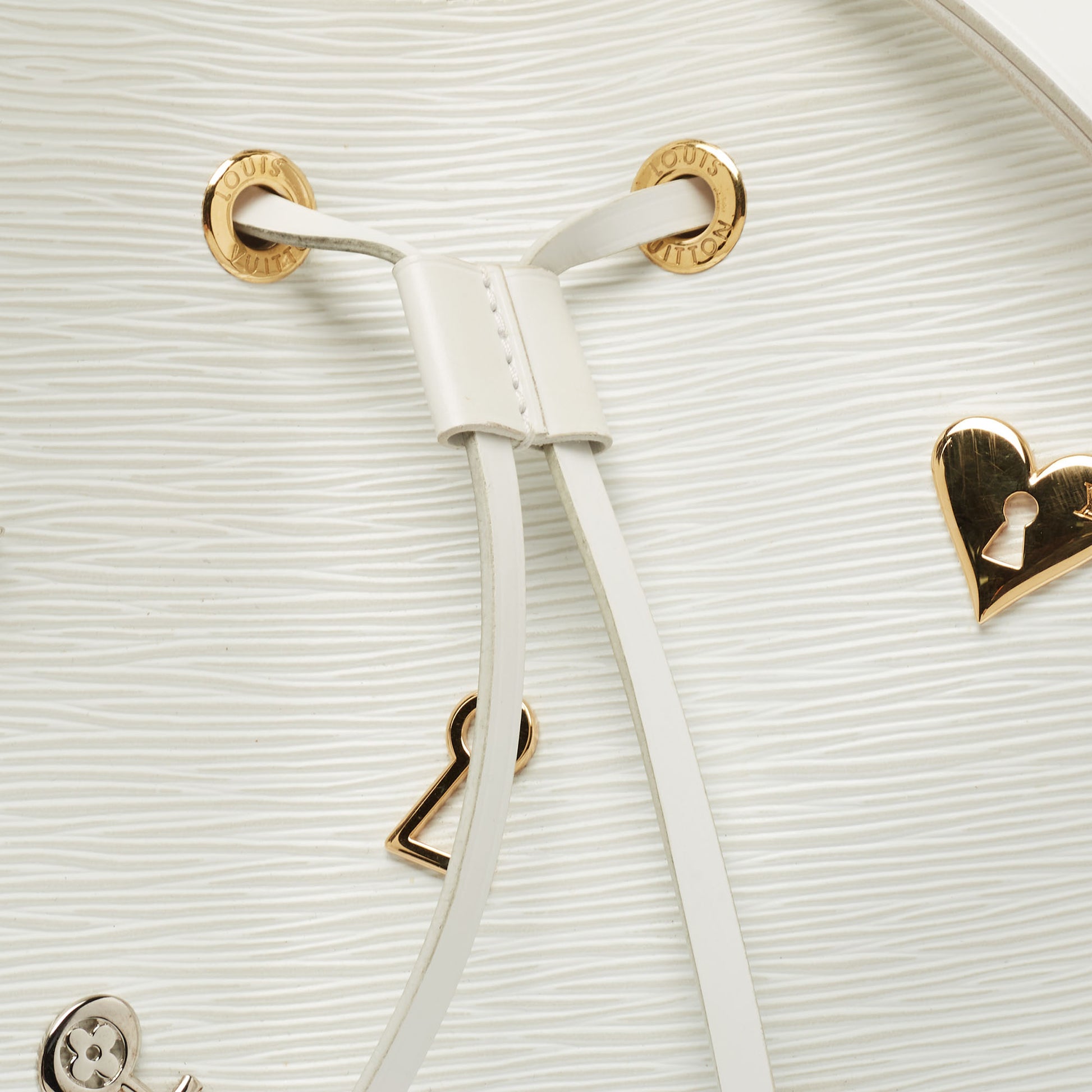 Louis Vuitton White Epi Leather Lovelock NeoNoe MM Bag Louis