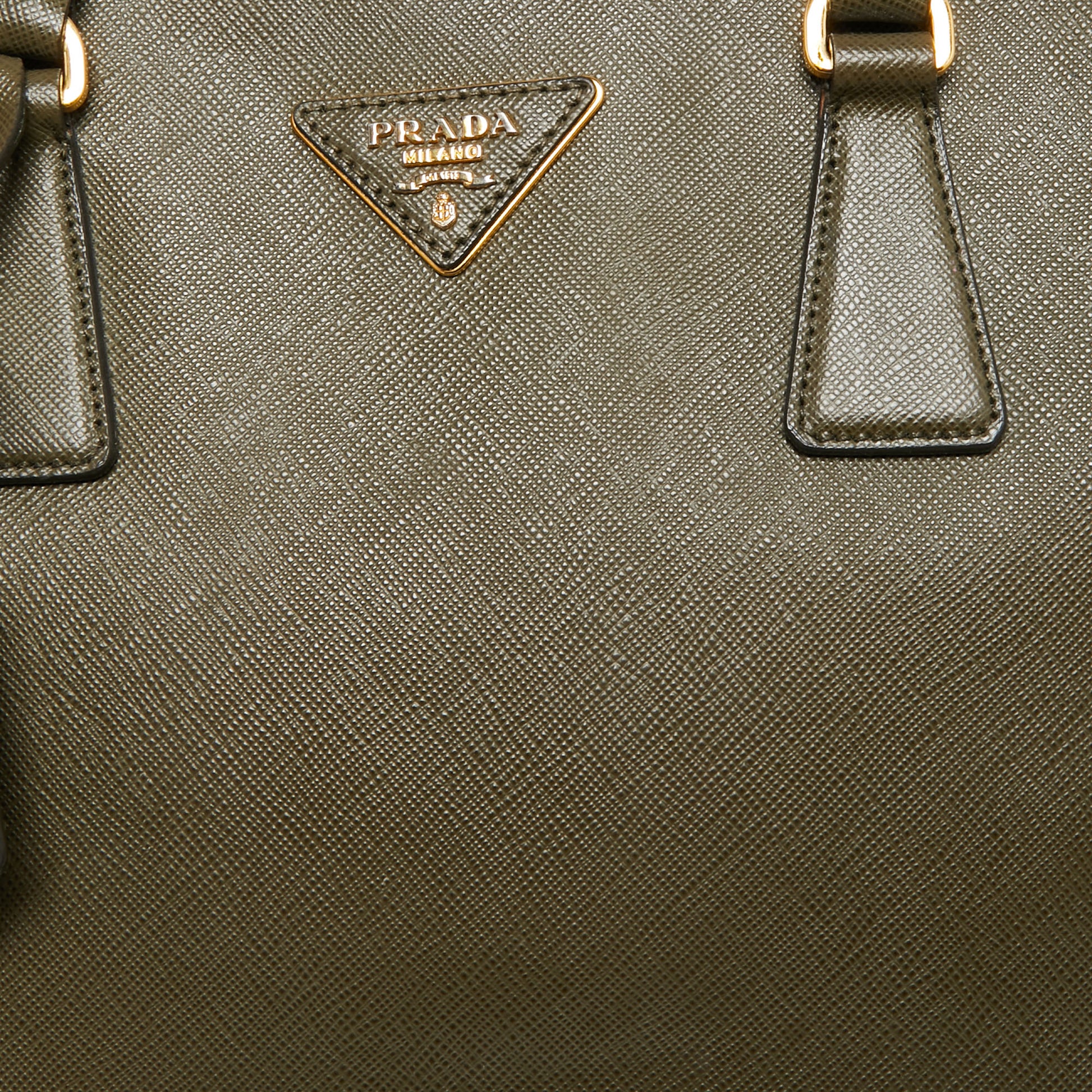 Galleria leather handbag Prada Green in Leather - 33645711