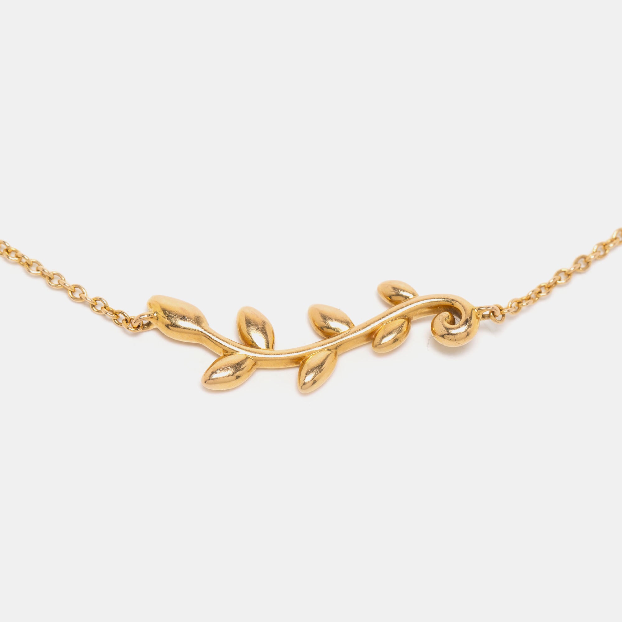 Tiffany & Co. Olive Leaf Vine Pendant Necklace - Sterling Silver Pendant  Necklace, Necklaces - TIF256204 | The RealReal