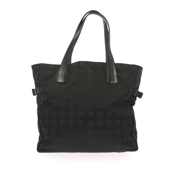 CHANEL Shoulder Bag in Black Fabric