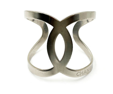 CHANEL Silver CC Curve Large Cuff