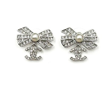 CHANEL Silver Ribbon Row CC Crystal Piercing Earrings