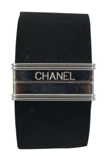 CHANEL 18K white gold and diamond star bracelet Quartz watch