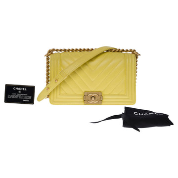CHANEL Boy Old Medium shoulder bag in Yellow quilted herringbone leather, MGHW