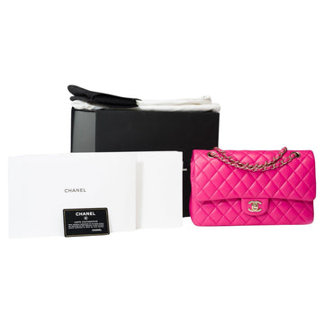 CHANEL Timeless double flap shoulder bag in Pink quilted lambskin leather, CHW