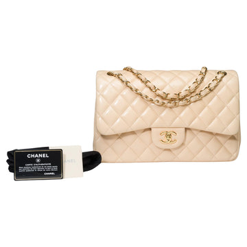 CHANEL Timeless Jumbo double flap shoulder bag in beige quilted lambskin, GHW
