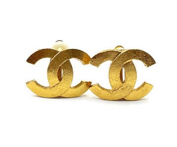 CHANEL Gold Plated Gold Matte Texture Clip on Earrings