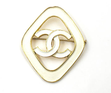 CHANEL Rare Vintage Gold Plated Argyle White CC Brooch